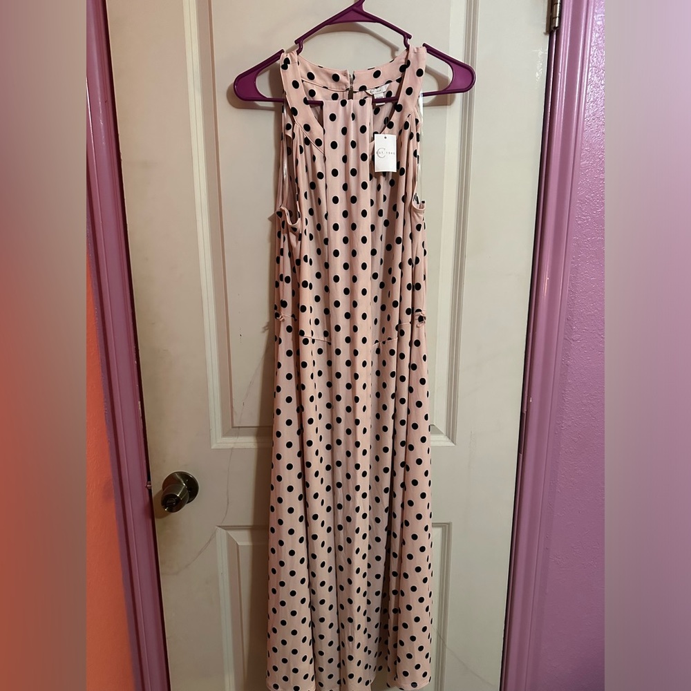 Comfortable polka dot dress, looks cute with a blazer - Picture 1 of 2